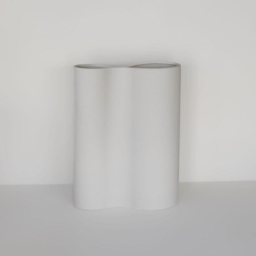 smooth infinity vase | snow